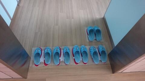 スリッパ並び スリッパ並び