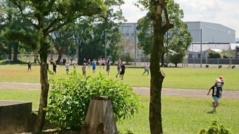 昼休みの運動場 昼休みの運動場