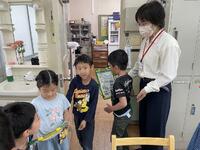 ここはどこかな？職員室です