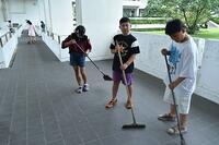 奉仕活動　みんなできれいにしよう