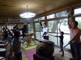 大人も子どももいっしょになって