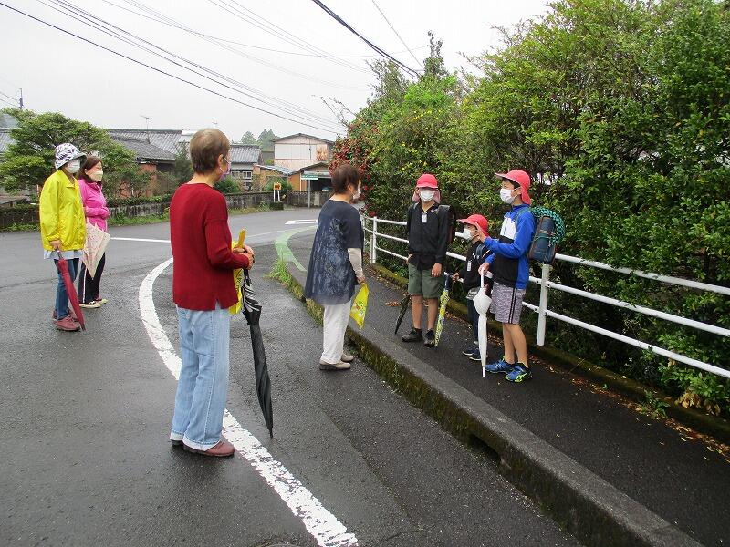 登校見守り活動の様子