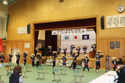 オープニングセレモニーの俵踊り