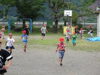 運動場からの避難