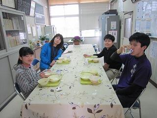 六年生と会食。。。