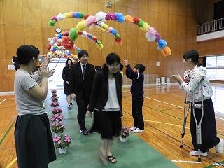 ようこそ、岡元小学校へ