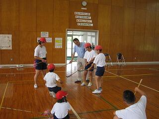 鎌踊りの練習のようす