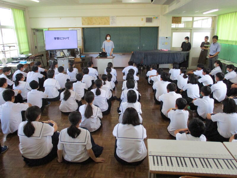 集会(中学部）の様子