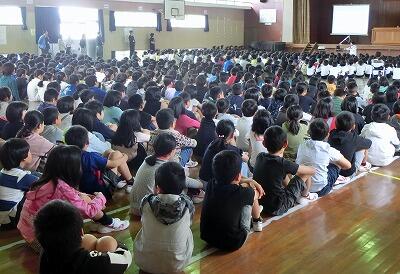 全校朝会５