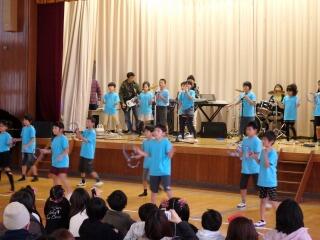 4年生の歌とダンス 4年生の歌とダンス