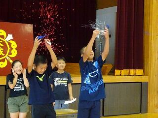 風船を割って色を決定！