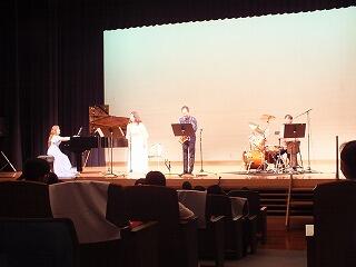 演奏の様子 演奏の様子