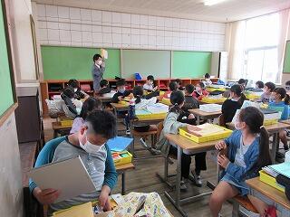 説明をしっかり聞いて荷物を整理しました