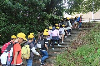 川南町畜魂慰霊碑の見学