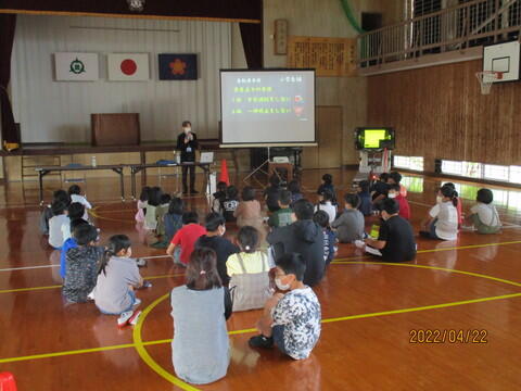 中学年の交通安全教室
