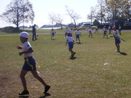 3・4年生はタグラグビー