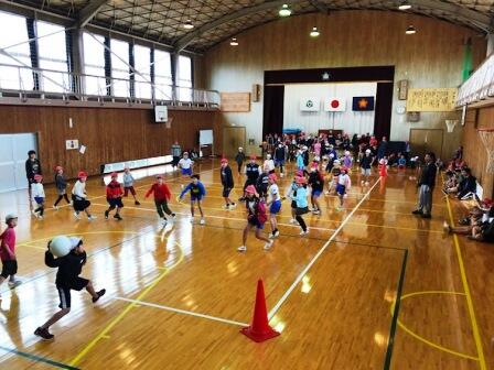 体育館にて
