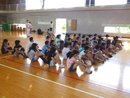 真剣に見て聞いて