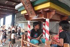 太鼓台での練習