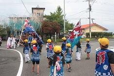 みんなで歩きました。