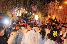 すごい人だかりでした。