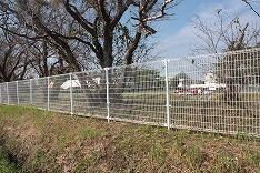 きれいになった国土沿いフェンス