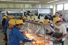 お昼のバイキング