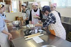 ピザづくりに挑戦