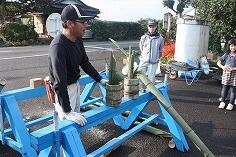 門松作りのようす