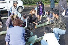 門松作りのようす