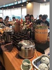 朝食のバイキング