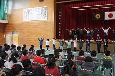 現１年生の発表を見る新１年生