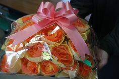 贈呈されたコサージュ