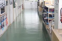 ２棟２階の廊下床張り替え