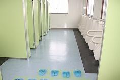 男子トイレ内部