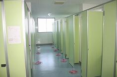 女子トイレ内部