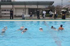 ６年・水泳の授業のようす（10日）