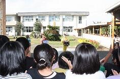 花ふぶき一座の来校のようす