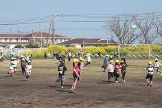 逃げる子どもたち