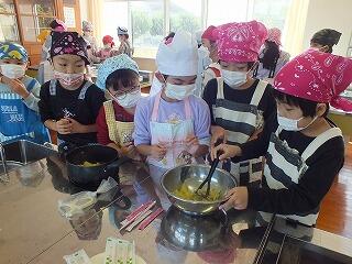 さつまいもをつぶす