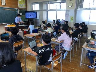 ５年１組理科の授業