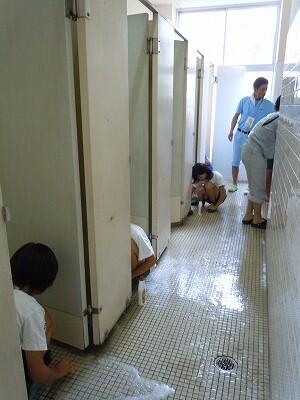 女子トイレの掃除