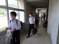 体育館へ避難中