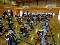 体育館に避難した児童生徒