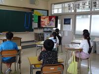 ＤＶＤ視聴の様子