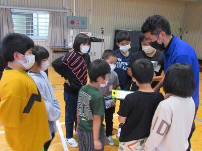 各ミッションをクリアしてゲットしたワードをつなげると、ある言葉になります。答えは？「げんきでやさしい５５人」でした！