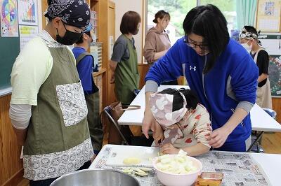 親子でクッキング。いいですね～^_^