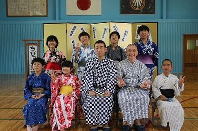 二人の師匠を囲んで記念撮影