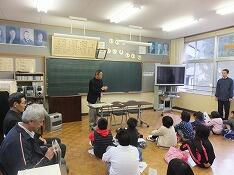 くじらと小崎の関わりについて