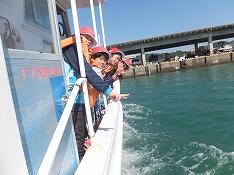 乙島へ渡る船にて